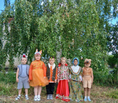 Сказка "Девочка и лиса" Сказка "Девочка и лиса".